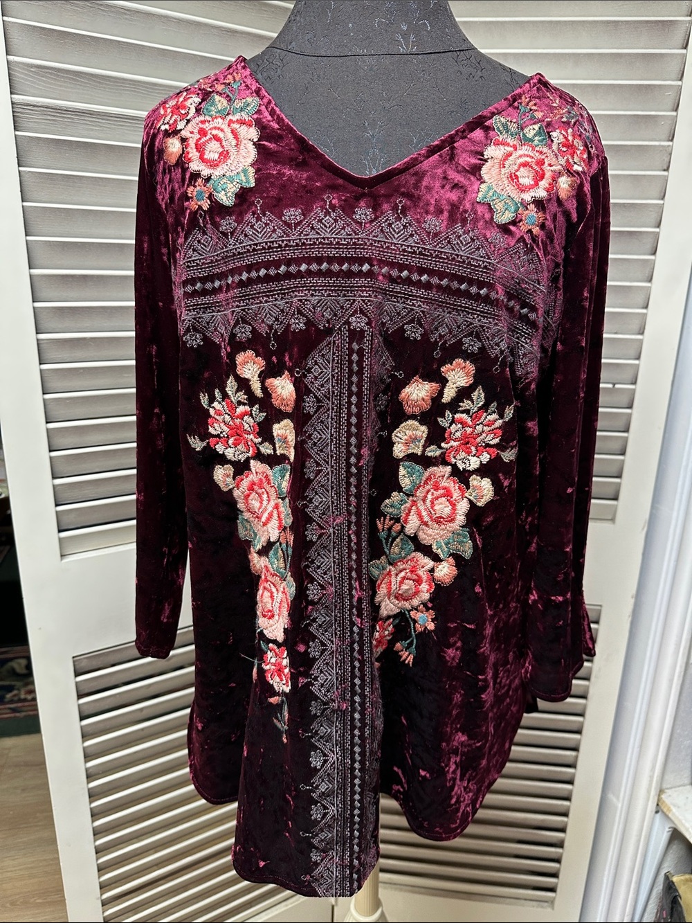 Embroidered Velvet V-Neck Tunic Top in Deep Plum